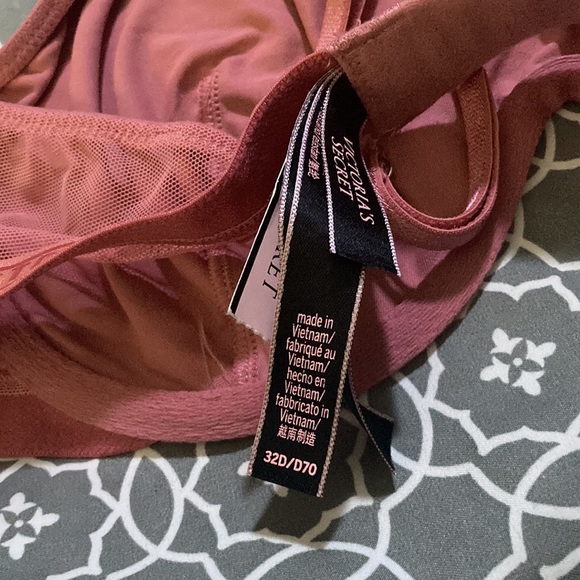 NWT Victoria secret bra - Picture 10 of 11